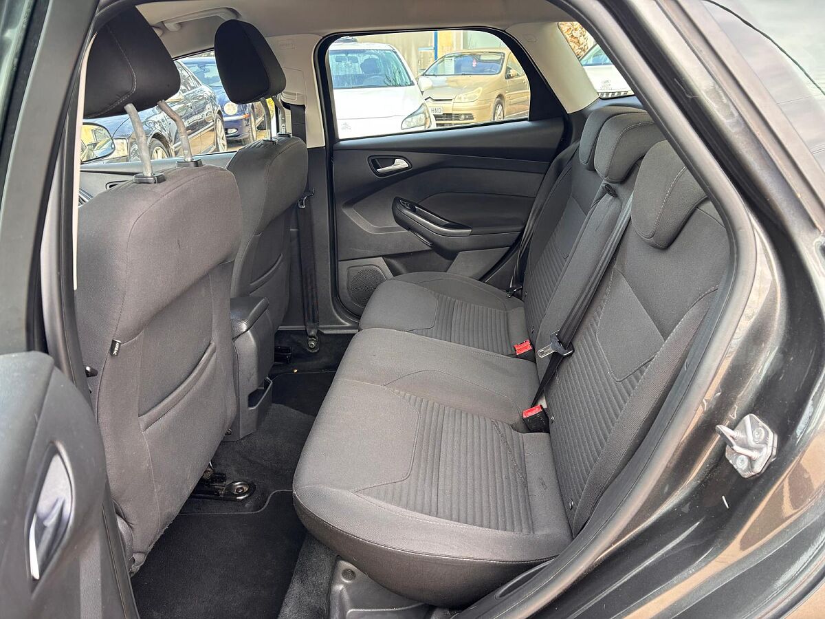 FORD FOCUS TITANIUM ESTATE 1.5 TDCI AUTO SPANISH LHD IN SPAIN 80000 MILES 2017